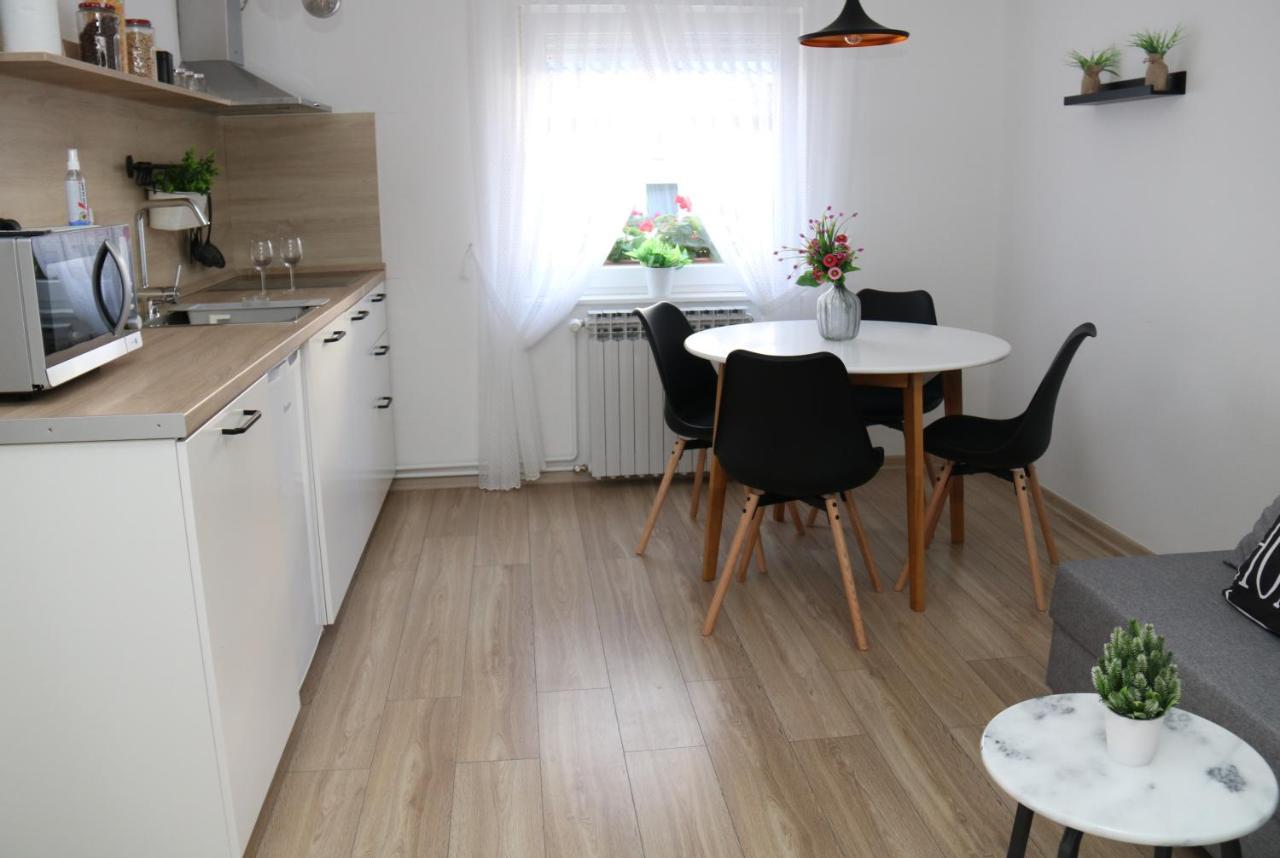 Apartman Relax Ðakovo Eksteriør billede